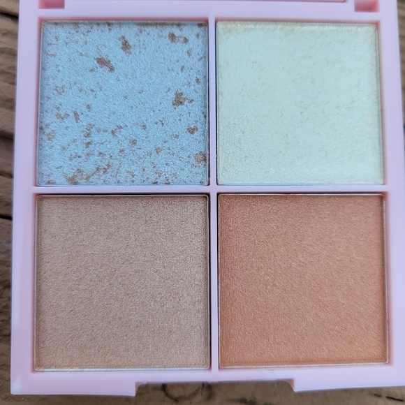 KNDR BEAUTY Kinder Glow Highlighting Palette - Picture 5 of 7